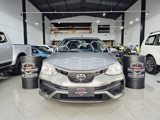 TOYOTA ETIOS 1.5 XS SEDAN 16V FLEX 4P AUTOMÁTICO TOYOTA ETIOS 1.5 XS SEDAN 16V FLEX 4P AUTOMÁTICO